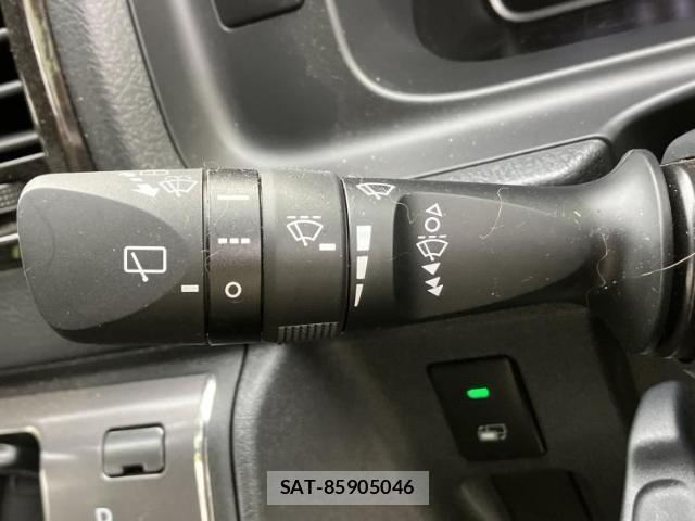Toyota HIACE VAN 2025-10 8878288-17