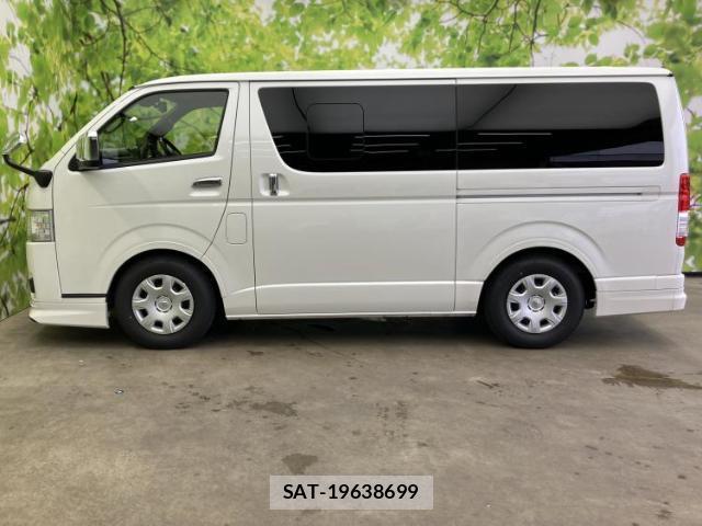 Toyota HIACE VAN 2025-03 8878311-1