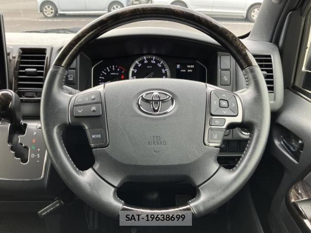 Toyota HIACE VAN 2025-03 8878311-11
