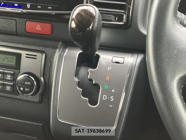Toyota HIACE VAN 2025-03 8878311-14