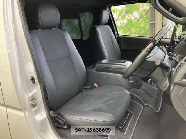 Toyota HIACE VAN 2025-03 8878311-3