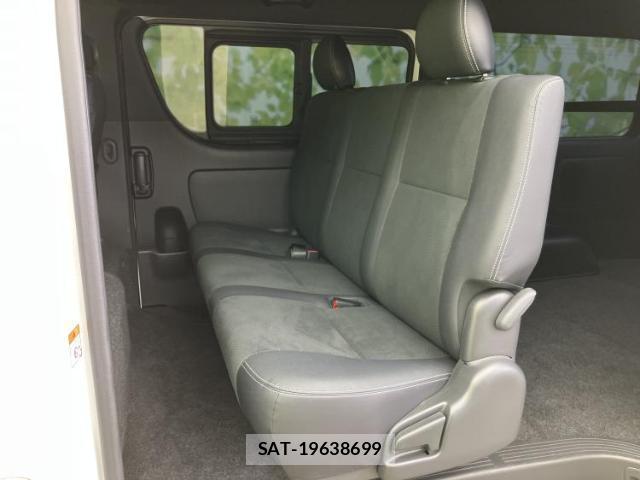 Toyota HIACE VAN 2025-03 8878311-6