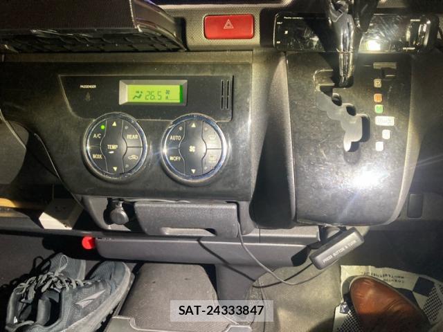 Toyota HIACE WAGON 2012-02 8876166-18
