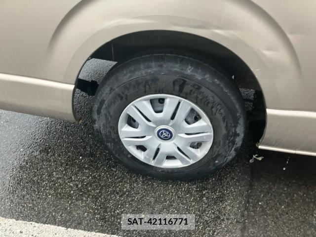 Toyota HIACE WAGON 2005-08 8877081-3