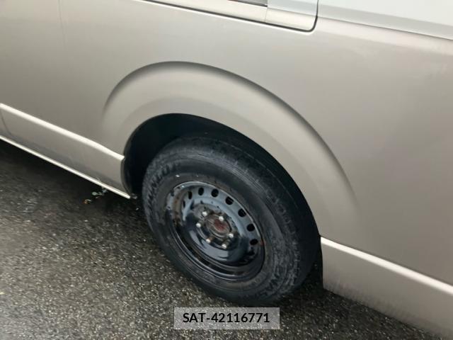 Toyota HIACE WAGON 2005-08 8877081-4