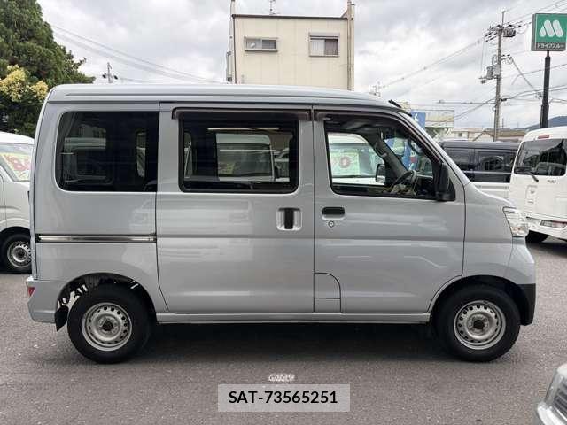 Daihatsu HIJET CARGO 2021-04 8877032-11