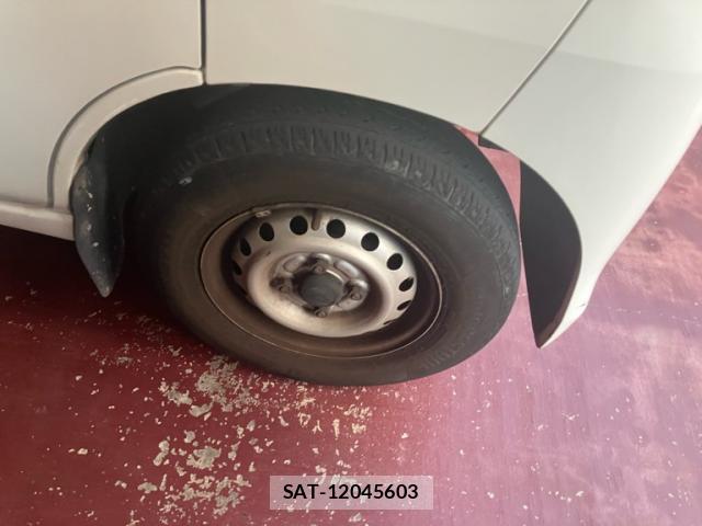 Daihatsu HIJET CARGO 2016-08 8877042-4