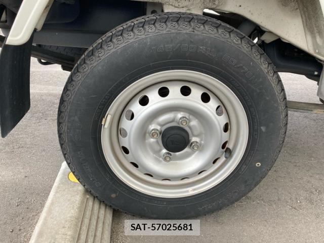 Daihatsu HIJET TRUCK 2016-08 8876035-3