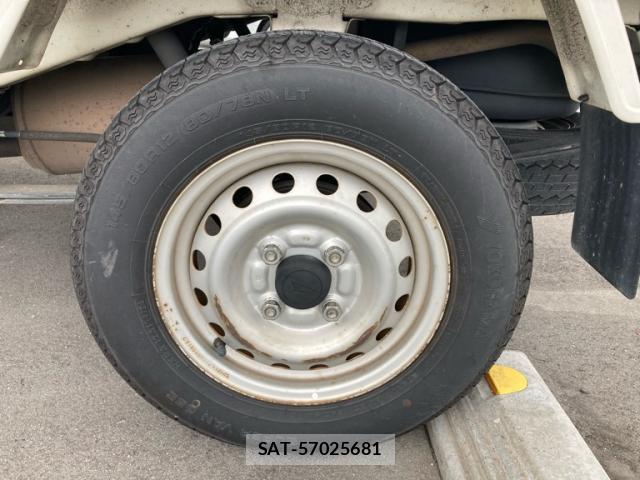 Daihatsu HIJET TRUCK 2016-08 8876035-4
