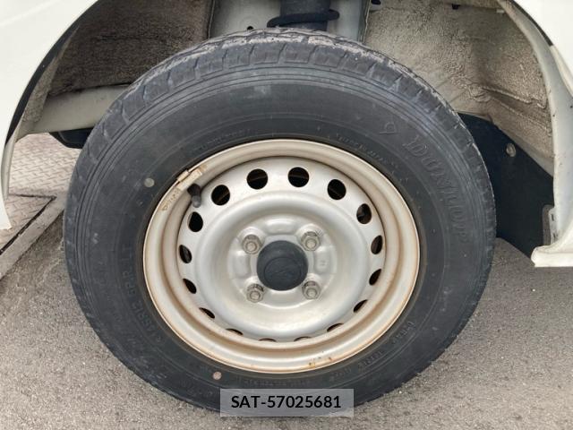 Daihatsu HIJET TRUCK 2016-08 8876035-5