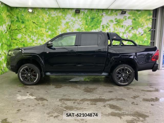 Toyota HILUX 2022-04 8876323-1