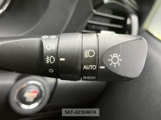 Toyota HILUX 2022-04 8876323-14