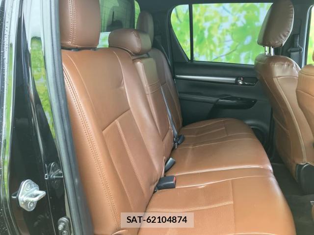 Toyota HILUX 2022-04 8876323-5