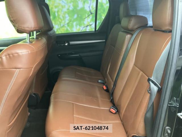 Toyota HILUX 2022-04 8876323-7