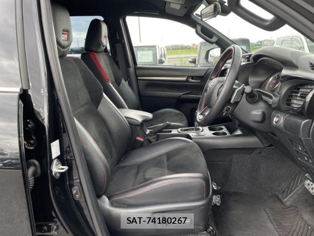 Toyota HILUX 2023-09 8876508-3
