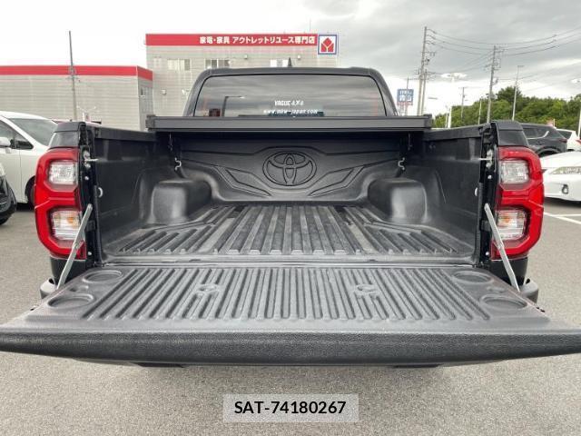 Toyota HILUX 2023-09 8876508-7
