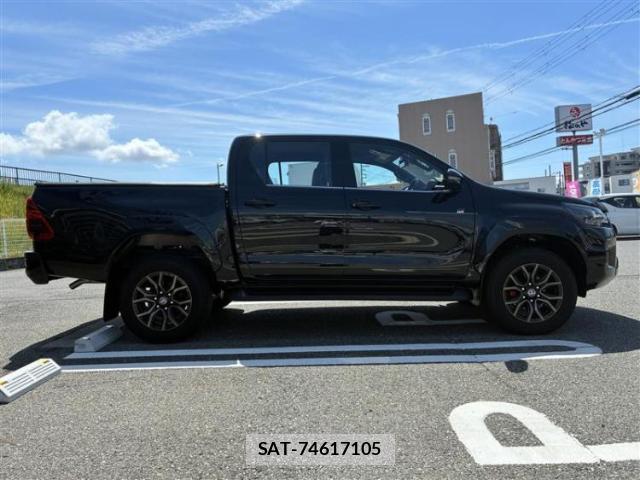 Toyota HILUX 2024-09 8878094-1