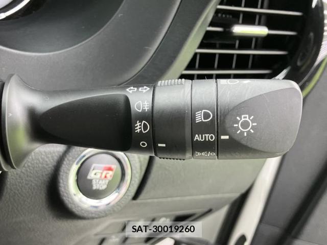 Toyota HILUX 2023-10 8878181-14