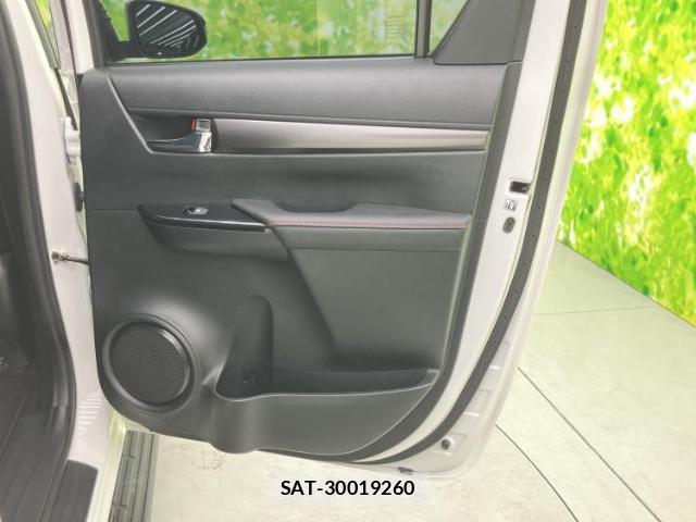 Toyota HILUX 2023-10 8878181-4