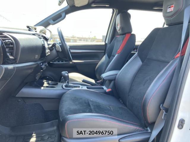 Toyota HILUX 2023-07 8878194-5