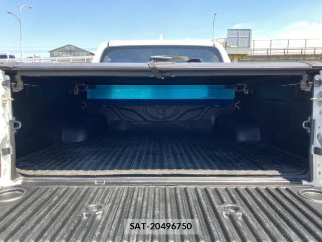 Toyota HILUX 2023-07 8878194-7
