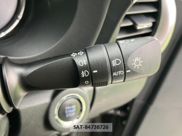 Toyota HILUX 2021-12 8878316-16