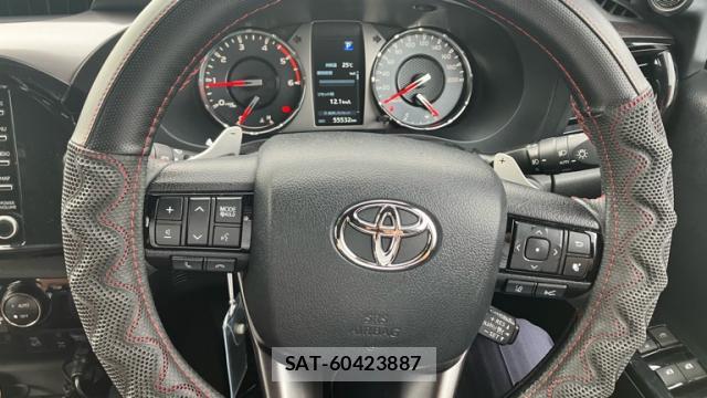 Toyota HILUX 2023-03 8876286-10