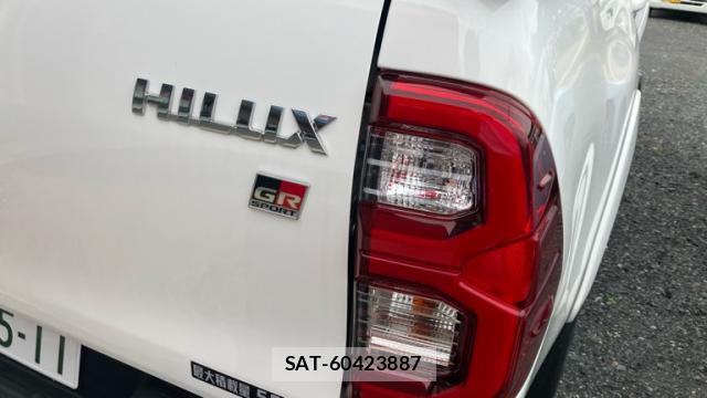 Toyota HILUX 2023-03 8876286-13