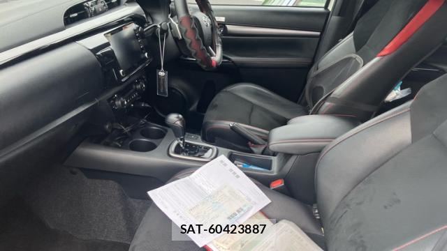 Toyota HILUX 2023-03 8876286-6