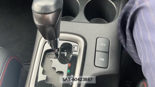 Toyota HILUX 2023-03 8876286-8