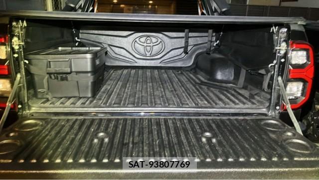 Toyota HILUX 2024-07 8877155-16