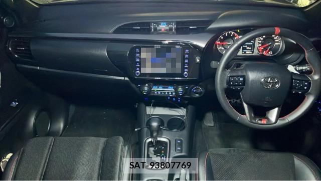 Toyota HILUX 2024-07 8877155-2
