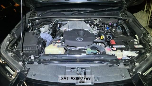 Toyota HILUX 2024-07 8877155-6
