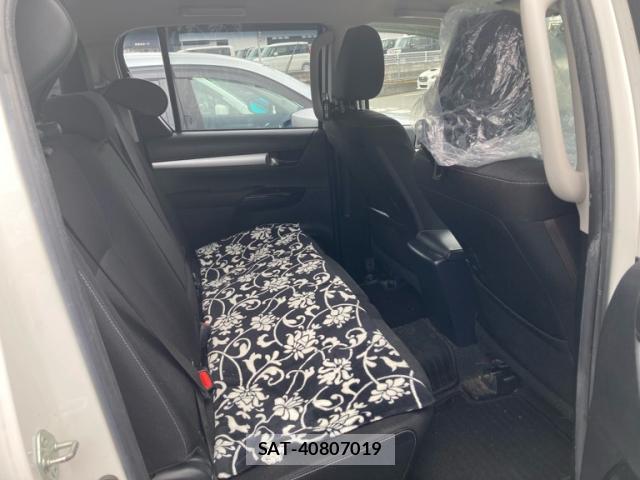 Toyota HILUX 2020-09 8877399-14
