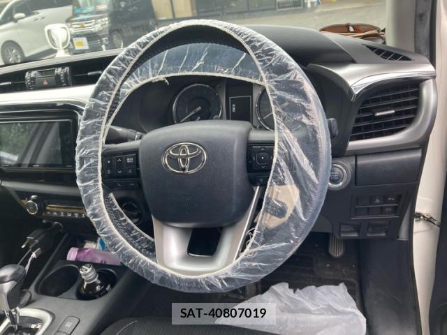 Toyota HILUX 2020-09 8877399-16