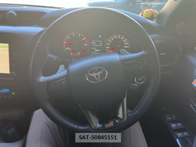 Toyota HILUX 2022-03 8877536-14