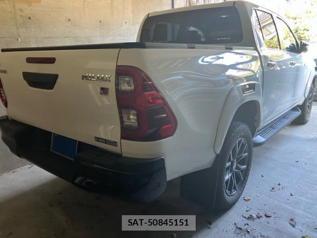 Toyota HILUX 2022-03 8877536-2