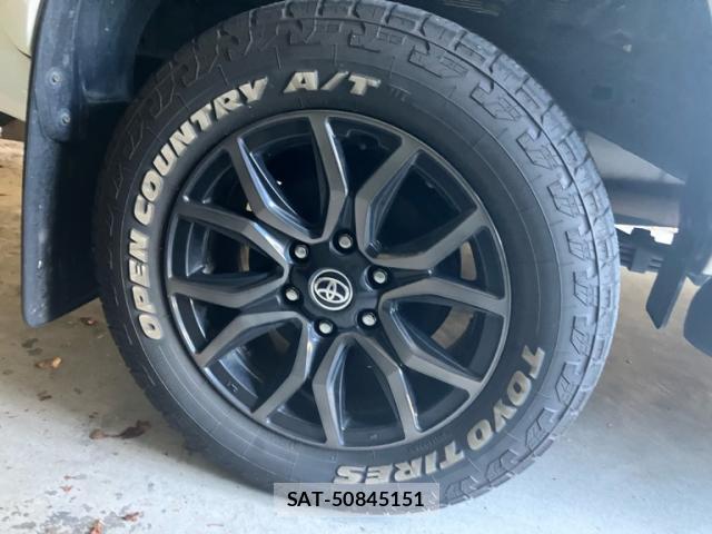 Toyota HILUX 2022-03 8877536-5