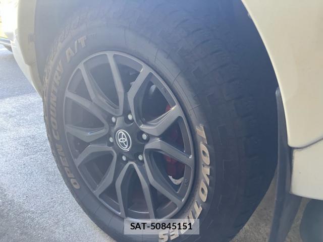 Toyota HILUX 2022-03 8877536-7