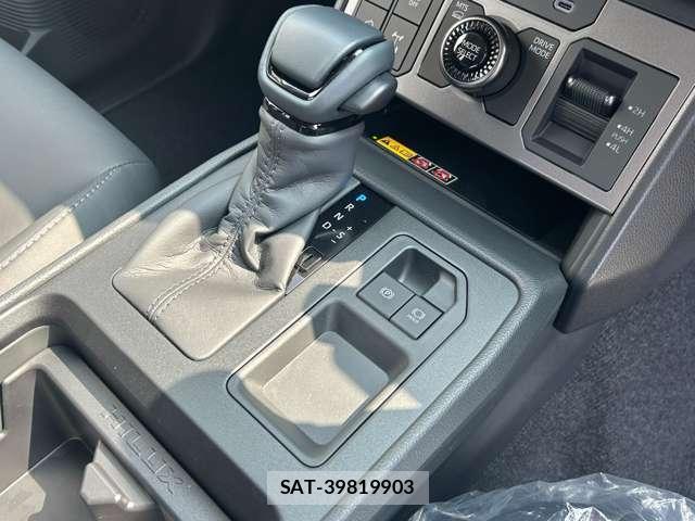 Toyota HILUX 2026-09 8877635-14