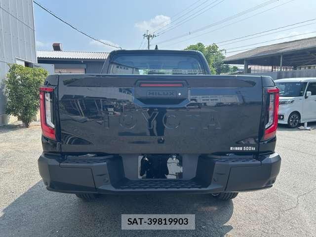 Toyota HILUX 2026-09 8877635-17