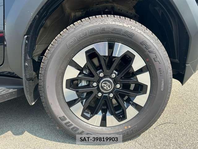 Toyota HILUX 2026-09 8877635-4