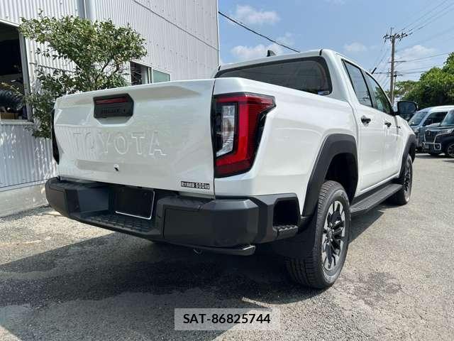 Toyota HILUX 2026-08 8877637-1