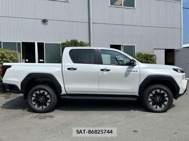 Toyota HILUX 2026-08 8877637-5