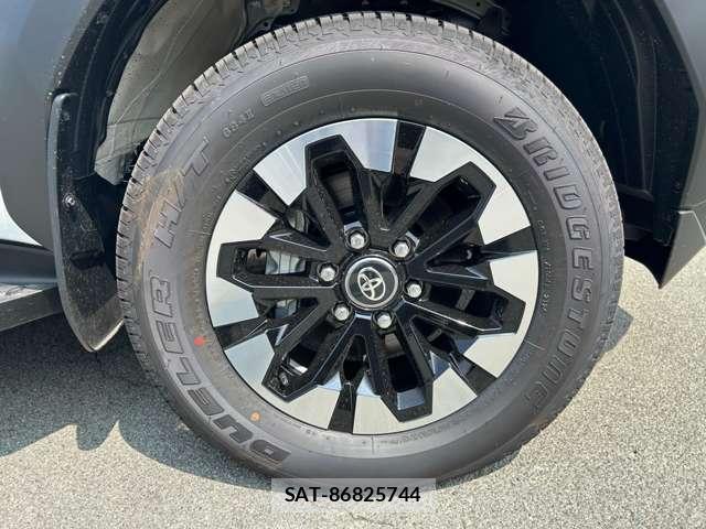 Toyota HILUX 2026-08 8877637-8