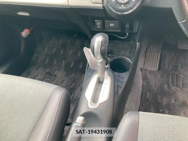Honda INSIGHT EXCLUSIVE 2012-01 8876041-17