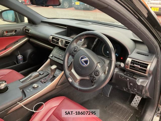 Lexus IS 2014-11 8876539-9