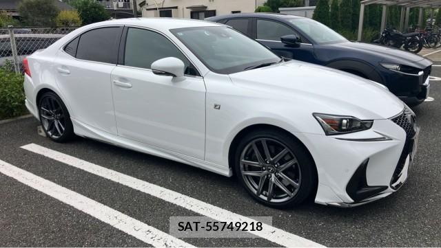 Lexus IS 2018-05 8877143-3