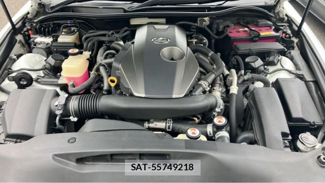 Lexus IS 2018-05 8877143-7