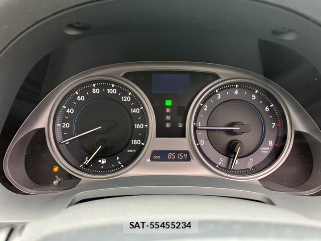 Lexus IS 2005-10 8877467-1
